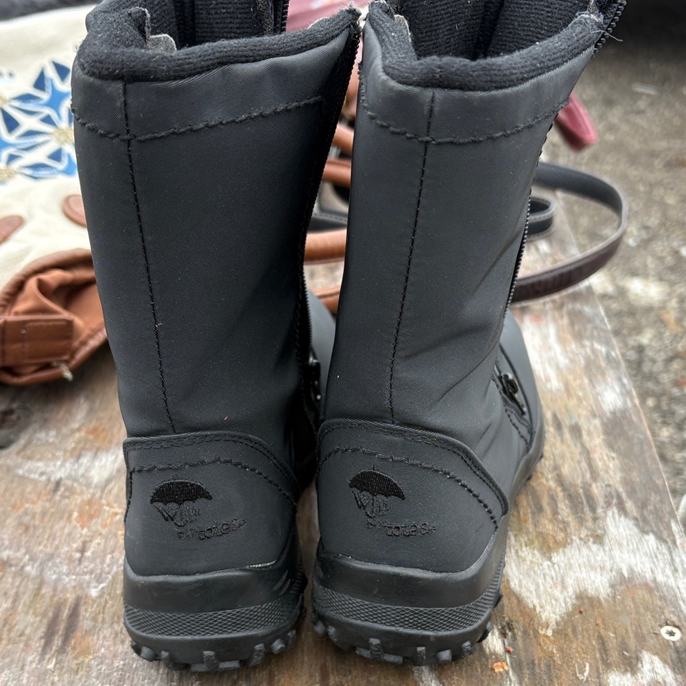 Totes Black Women's Winter Boots - Picture 2 of 5